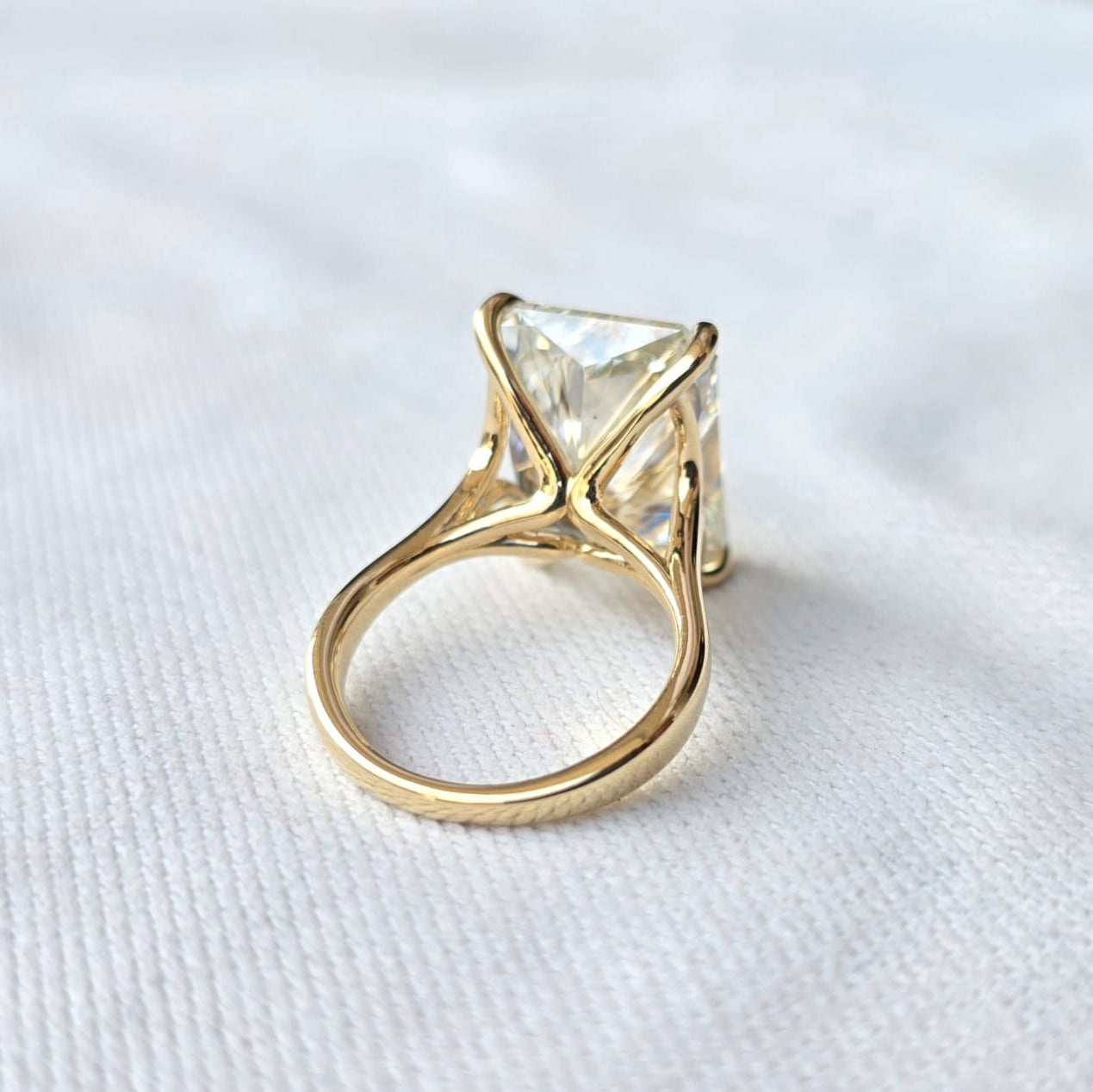 15CT Radiant Cut Lab Grown Diamond 4 claw Prong 10kt Gold Ring