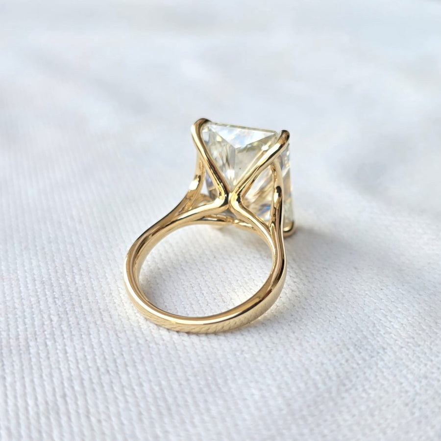 15CT Radiant Cut Lab Grown Diamond 4 claw Prong 10kt Gold Ring