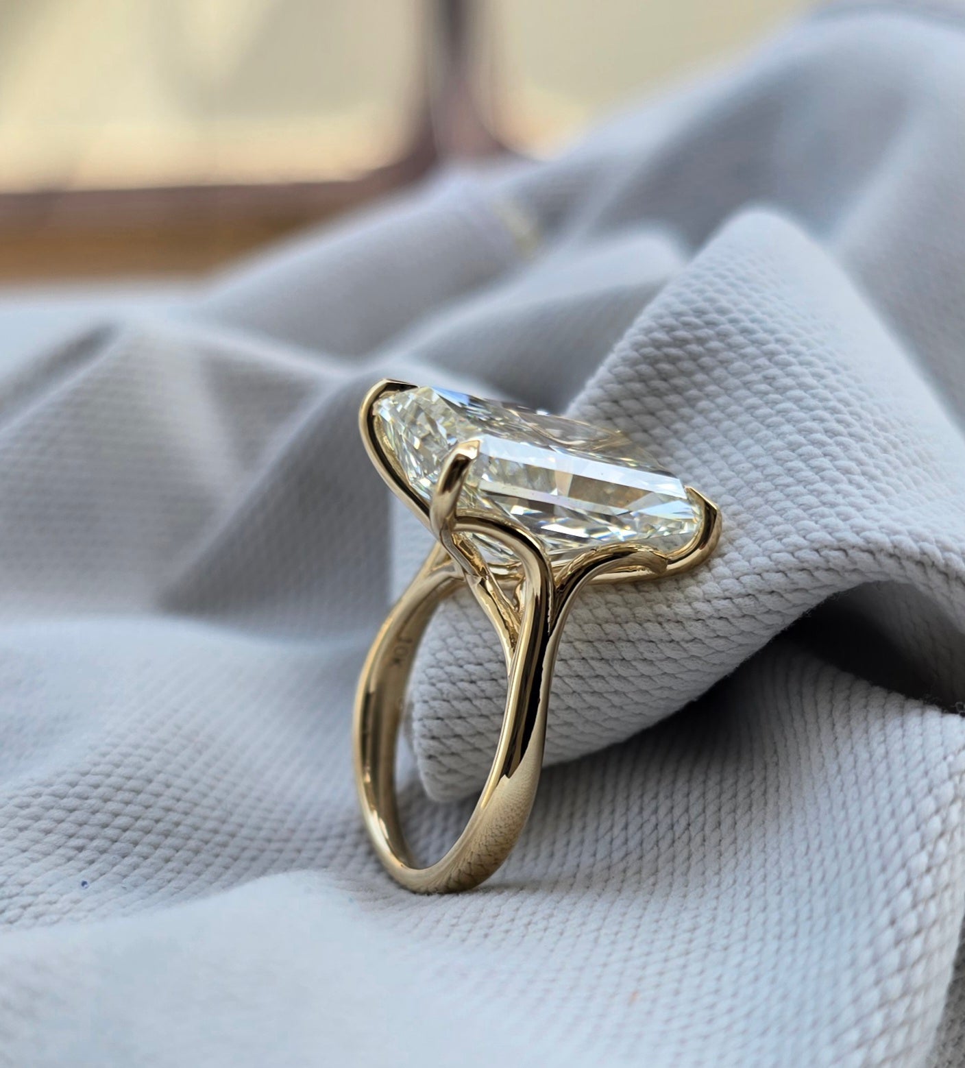 15CT Radiant Cut Lab Grown Diamond 4 claw Prong 10kt Gold Ring